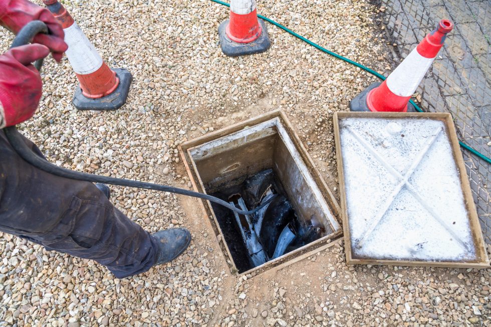 What is the contact information for Howrah Plumbing Kingston?